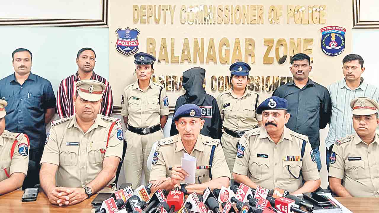 ప్రియుడితో కలిసి దొంగతనాలు