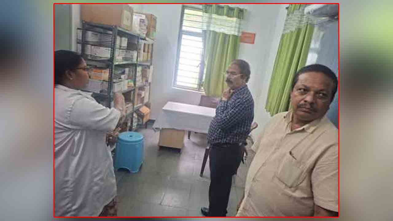 DMHO Harish Raj | గ్రామాలలో వైద్య శిబిరాలు ఏర్పాటు చేయాలి : డీఎంహెచ్‌వో హరీష్‌ రాజ్‌