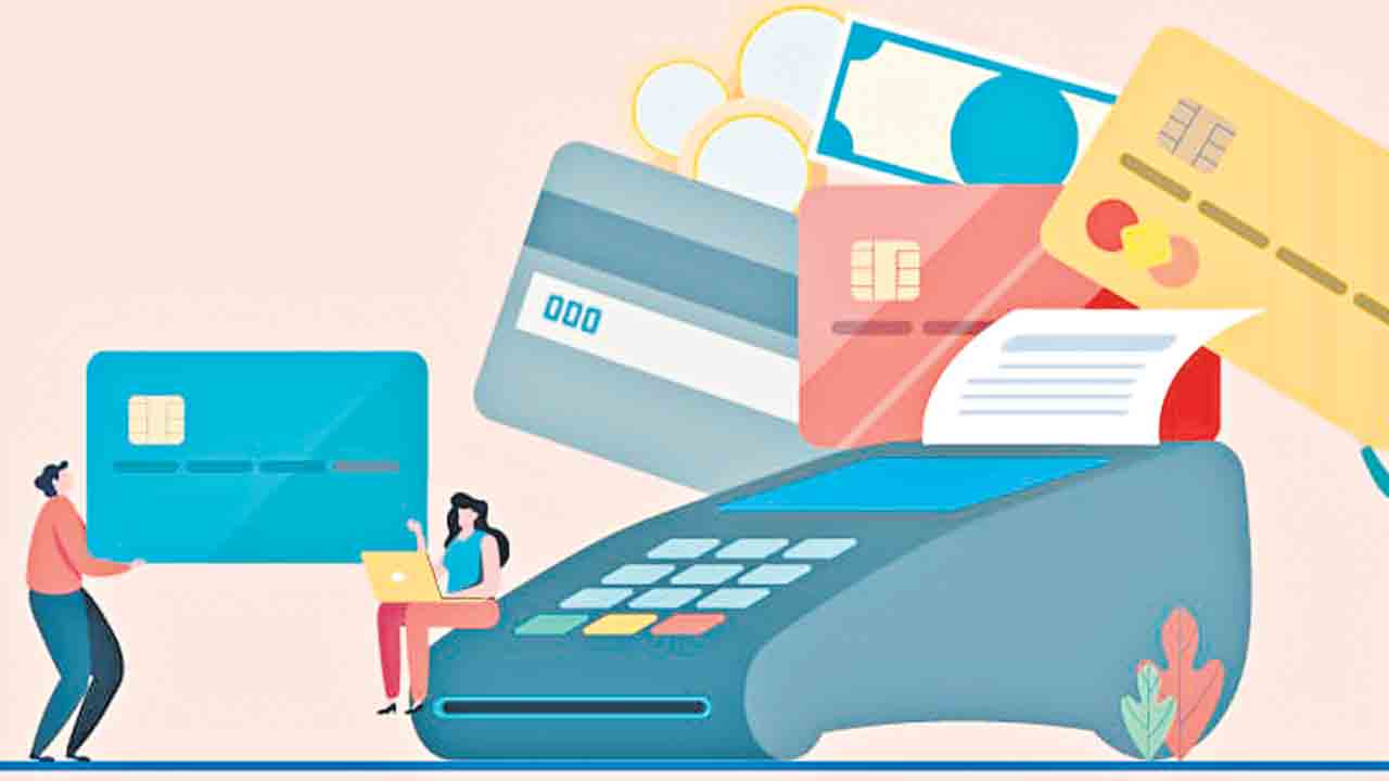 ఏది నిజం.. క్రెడిట్‌ కార్డులపై ఈ అపోహలు వద్దు