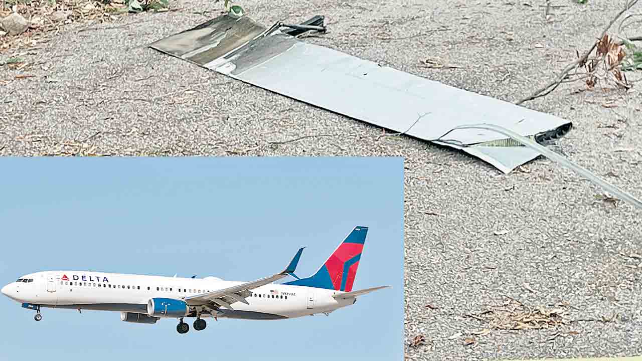 విమానం గాల్లో ఉండగా.. ఊడిపోయిన రెక్క విడిభాగం