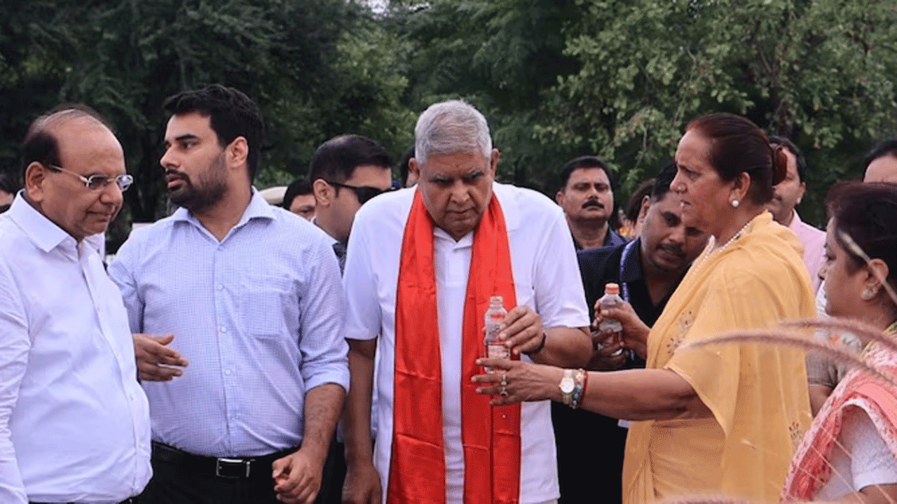 Jagdeep Dhankhar | ఢిల్లీలో జరిగిన ఓ కార్యక్రమంలో అకస్మాత్తుగా కుప్పకూలిన ధన్ఖడ్.. అందుకే రాజీనామా..?