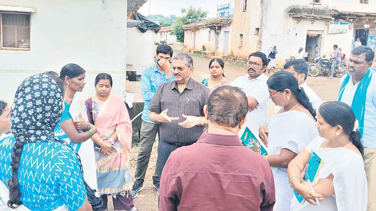 దేమేకలాన్లో మరో ముగ్గురికి అస్వస్థత