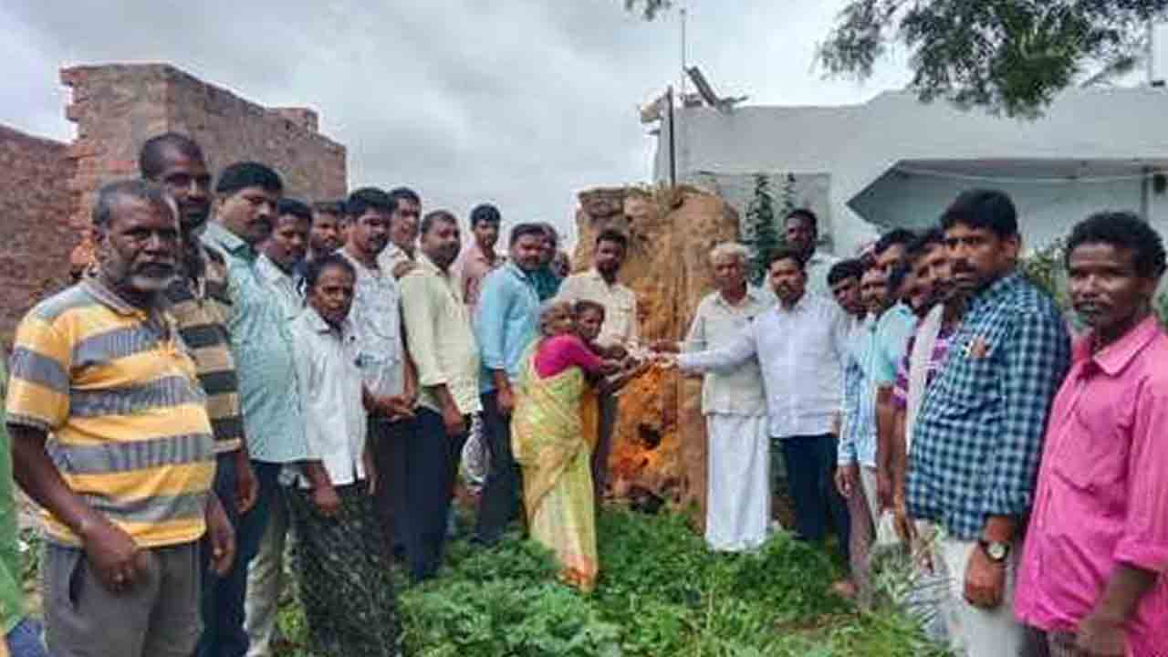 Donation | ఎల్లమ ఆలయ నిర్మాణానికి మాజీ ఎంపీటీసీ విరాళం