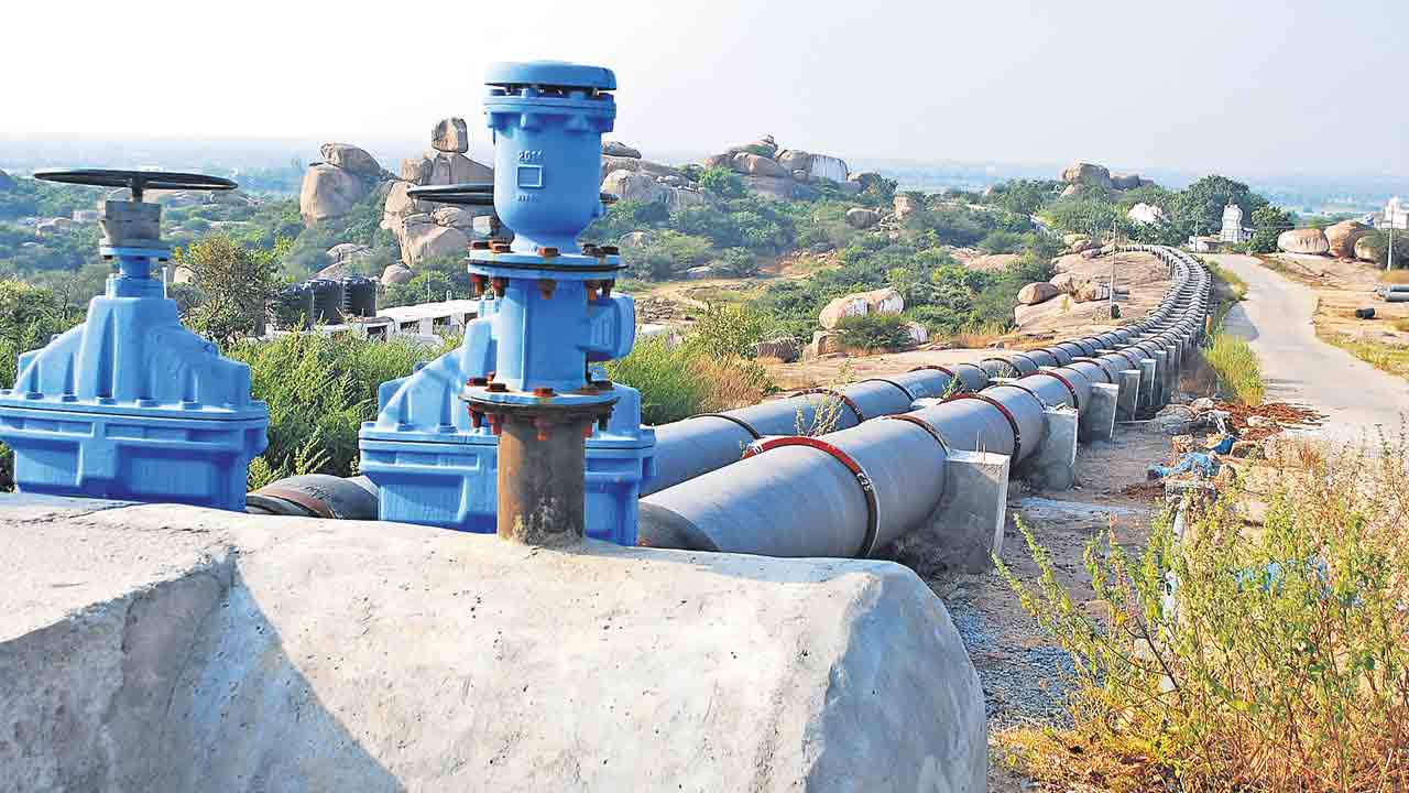 తాగునీటి నిర్వహణలోనూ గుత్తాధిపత్యమే!.. విరుద్ధ ప్రతిపాదనల వెనక మతలబేమిటి?