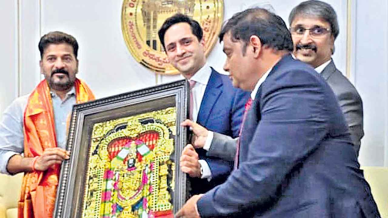 బాబు బ్యాచ్కు బడా ప్రాజెక్టులు!