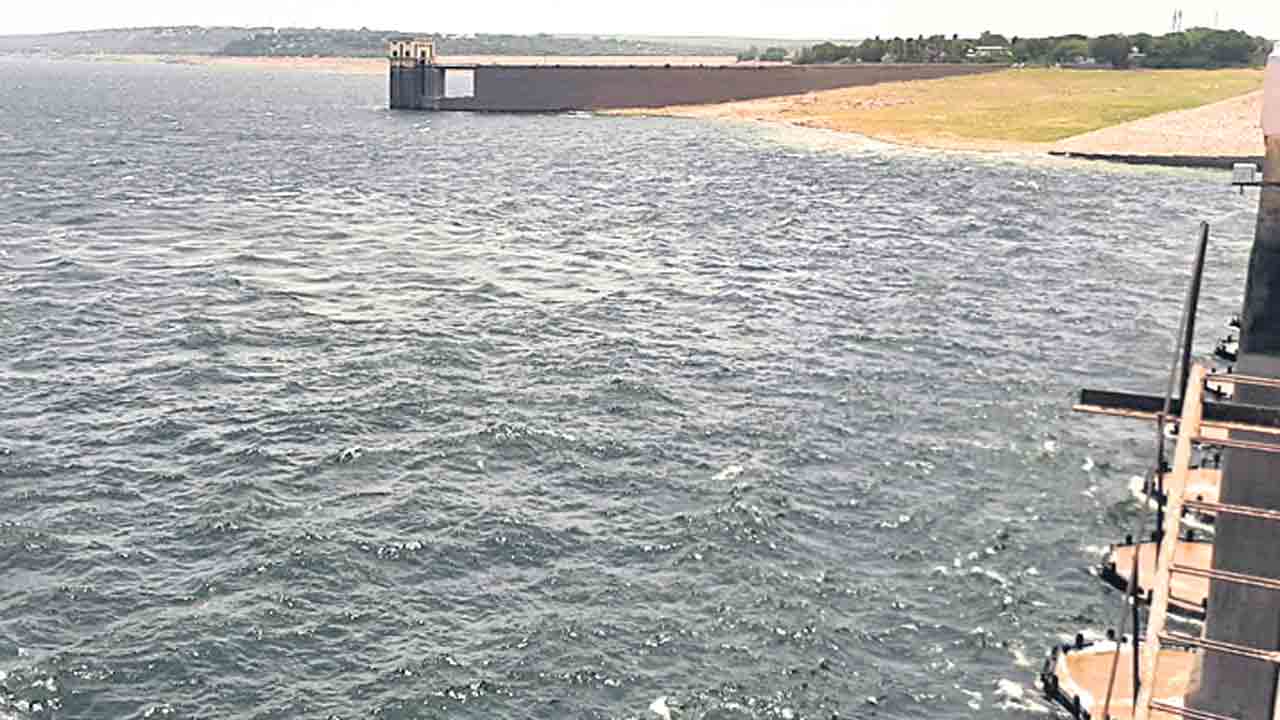 సాగర్‌కు జలకళ.. క్రస్టు గేట్ల చేరువలో వరద నీరు