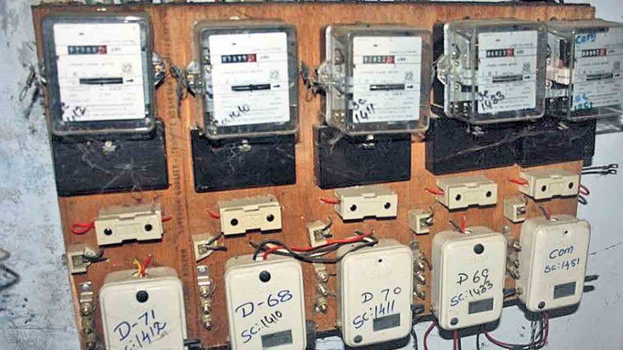 సీఈఐజీలో కన్సల్టెన్సీల రాజ్యం