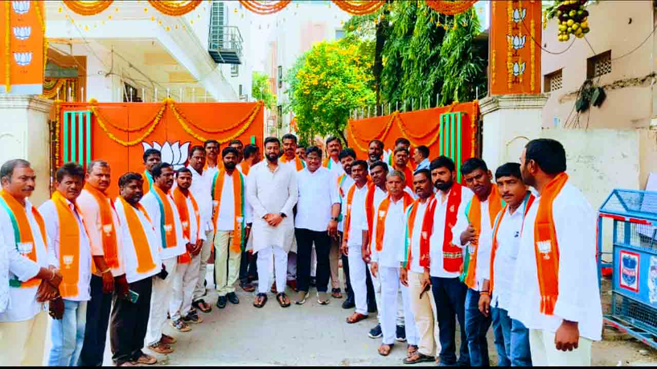 బీజేపీ రాష్ట్ర అధ్యక్షుడిని కలిసిన ఎల్లేని సుధాకర్రావు