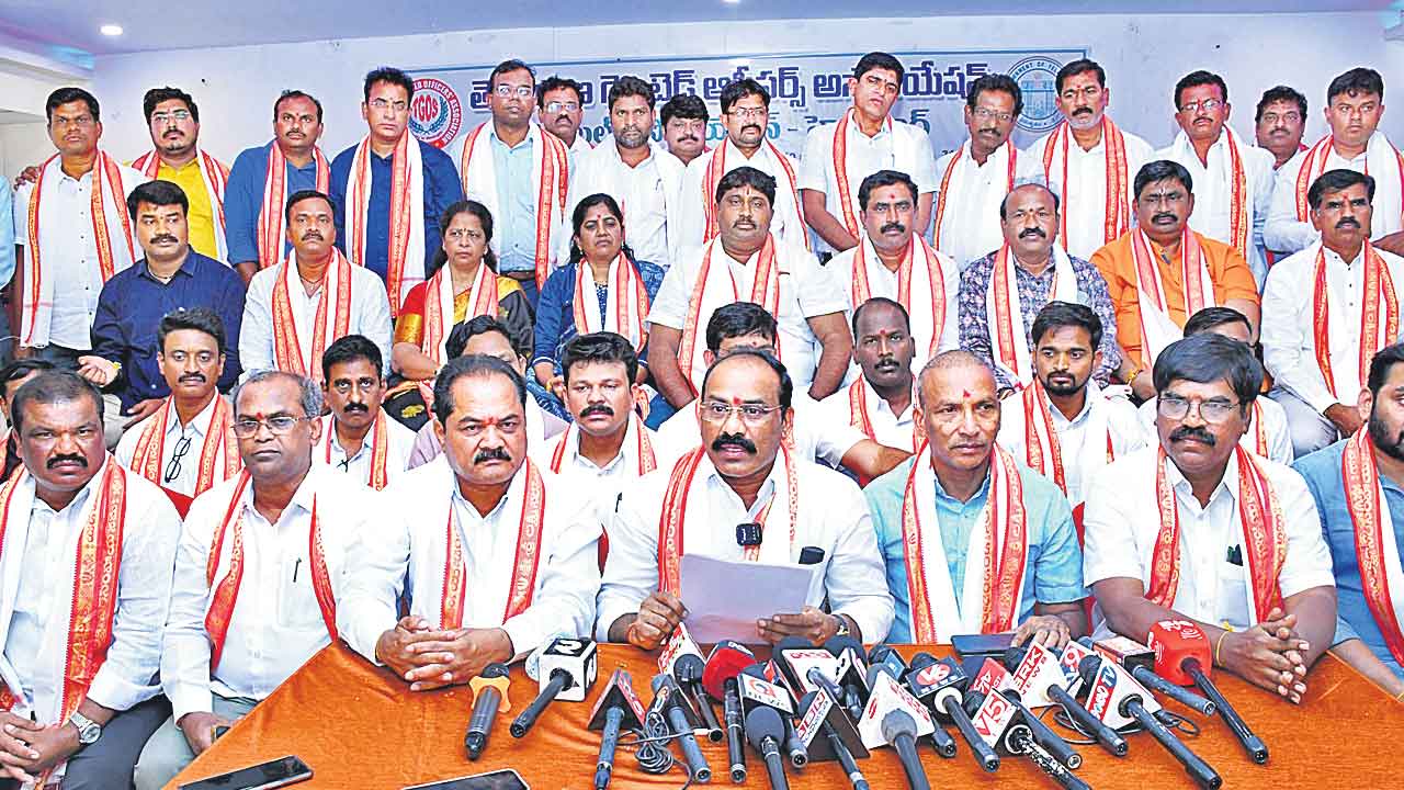 ఇక సర్కార్‌తో యుద్ధమే.. టీజీవో రాష్ట్ర అధ్యక్షుడు ఏలూరి శ్రీనివాస్‌రావు