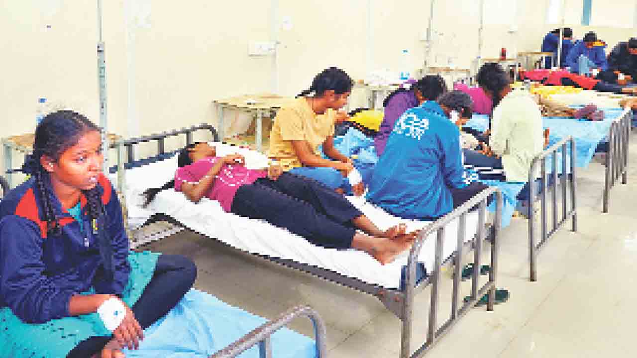 గురుకుల విద్యార్థినులకు అస్వస్థత