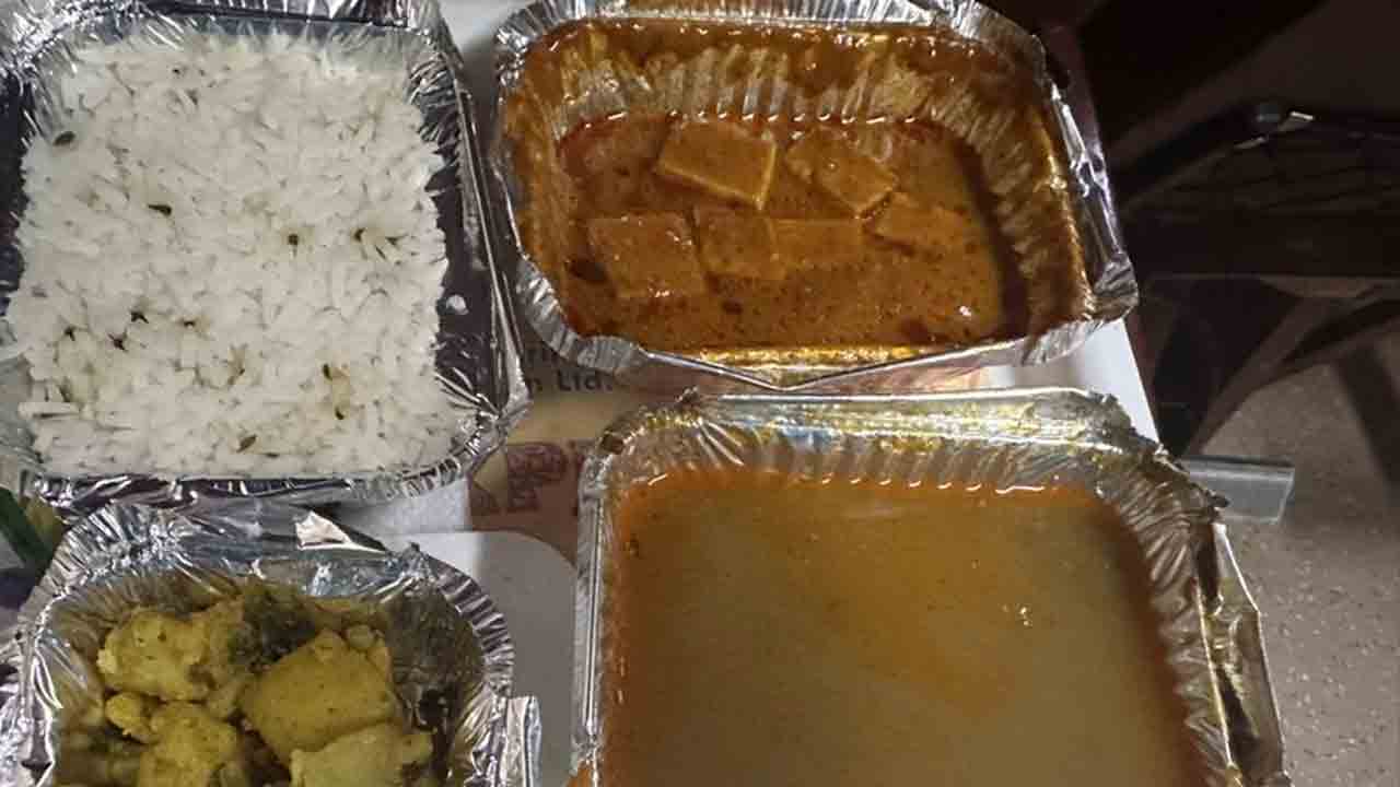 Tejas Express | నీళ్ల పప్పు, పాడైన పనీర్‌.. రైల్లో అందించిన ఆహారంపై ఆప్‌ నేత భార్య అసంతృప్తి