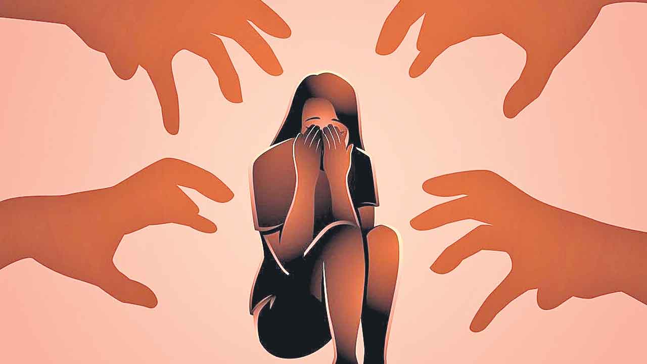 అంబులెన్స్‌లో గ్యాంగ్‌ రేప్‌!.. బీజేపీ పాలిత బీహార్‌లో దారుణం