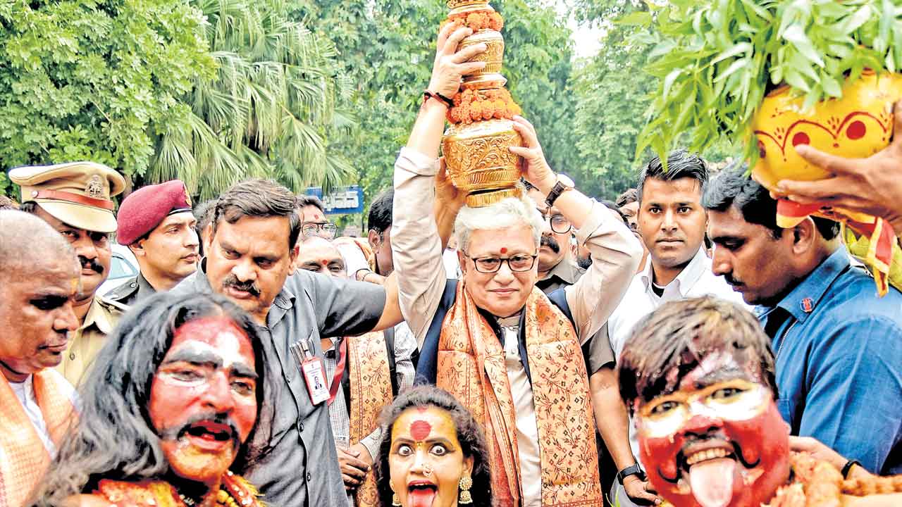 ఢిల్లీలో బోనమెత్తిన తెలంగాణ బిడ్డలు.. ఉత్సవాలు ప్రారంభించిన గవర్నర్‌