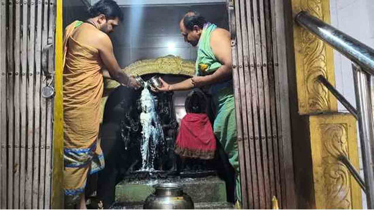 Guru Pournami | వైభవంగా శ్రీకోటిలింగేశ్వర దత్త దేవస్థానంలో గురుపౌర్ణమి వేడుకలు