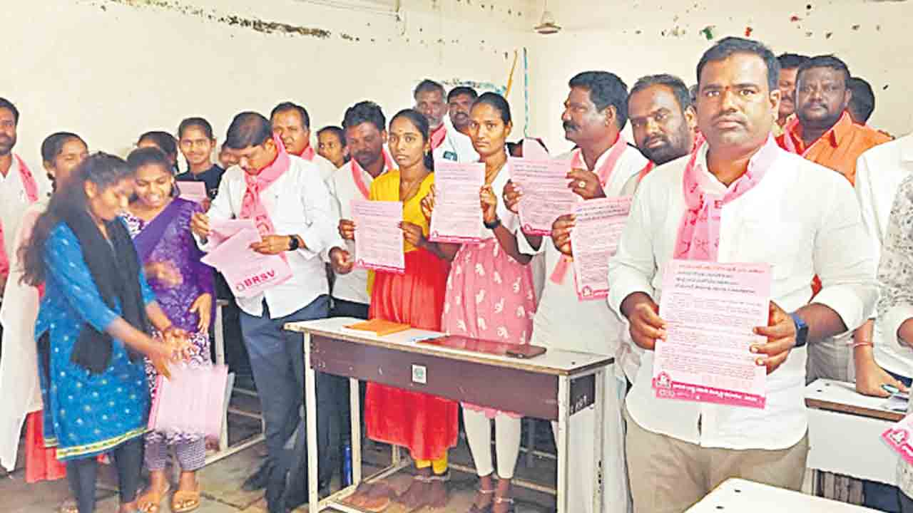 ఏపీ జల దోపిడీపై ప్రభుత్వాన్ని నిలదీద్దాం