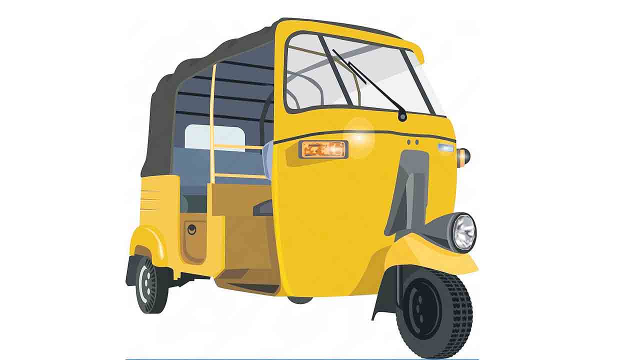 ఆటో విక్రయాల్లో.. షోరూంల మాయాజాలం!