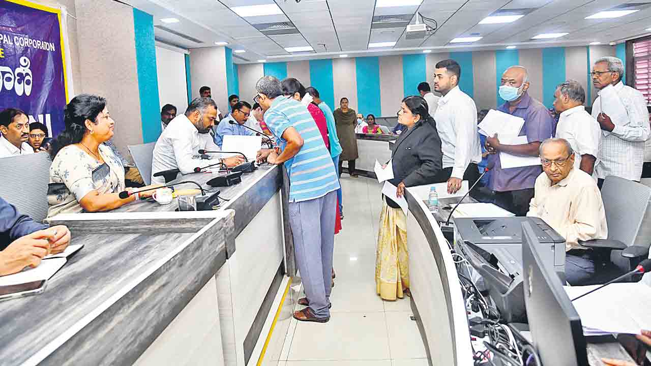 ప్రజావాణికి ఫిర్యాదుల వెల్లువ