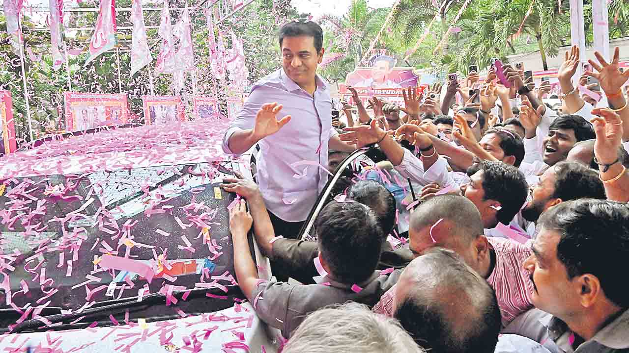 గిఫ్ట్ ఏ స్మైల్తో కేటీఆర్ బర్త్ డే