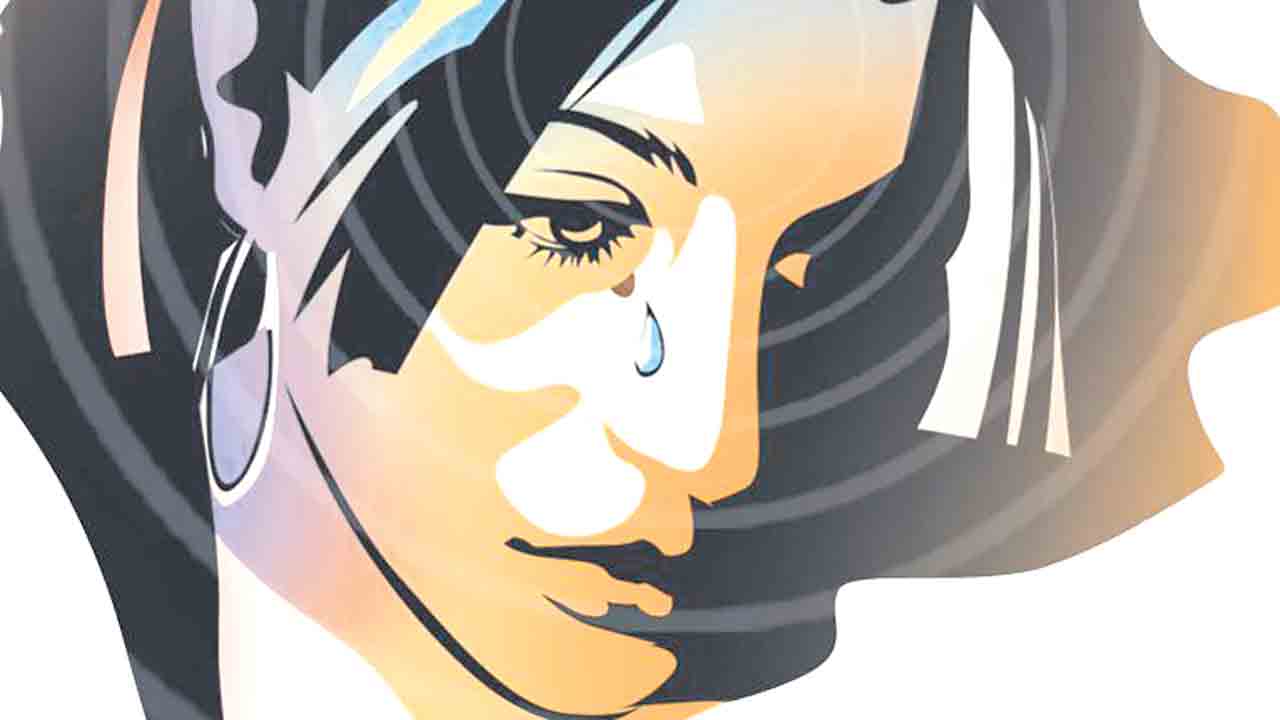 మద్యం మత్తులో.. జుట్టుపట్టి ఈడ్చుకెళ్లి..