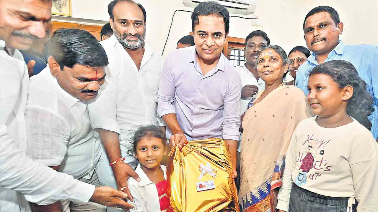 జనం మెచ్చిన నాయకుడు కేటీఆర్‌