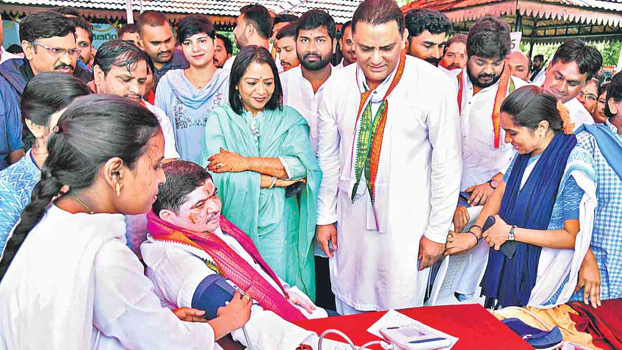 30 సర్కిళ్లలో వైద్య శిబిరాలు