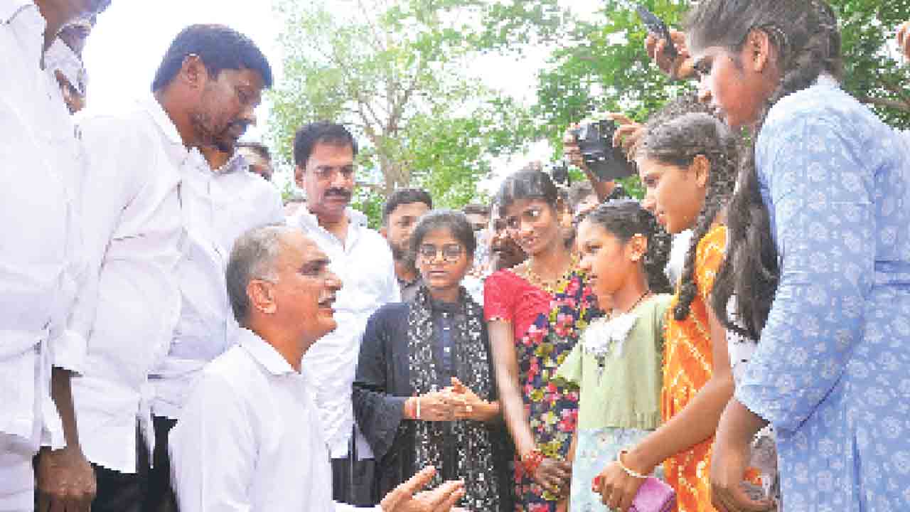 గురుకులాల ఘటనలను.. సుమోటోగా స్వీకరించాలి