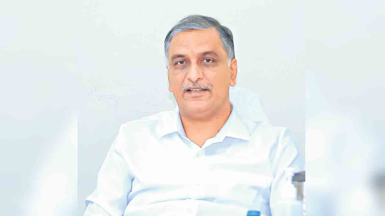 Harish Rao | సచివాలయంలో సీఎస్ను కలిసిన మాజీ మంత్రి హరీశ్రావు