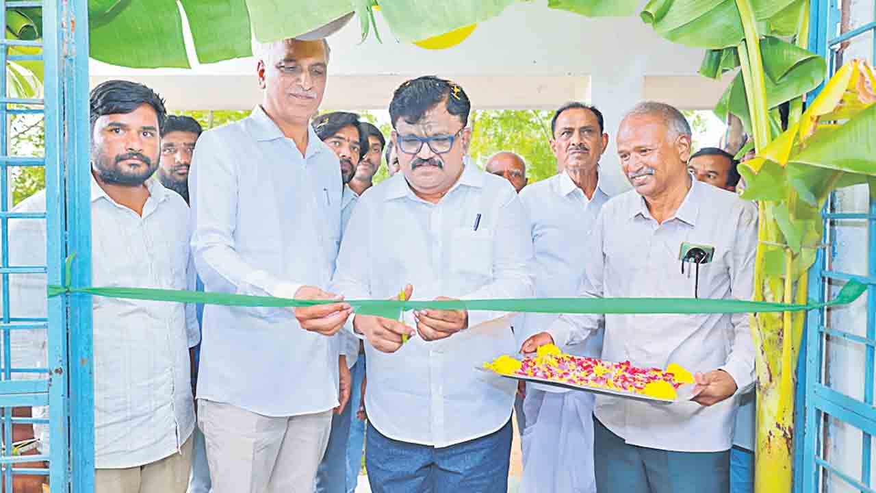 కాంగ్రెస్‌ ప్రభుత్వంలో సర్కారు బడులు నిర్వీర్యం