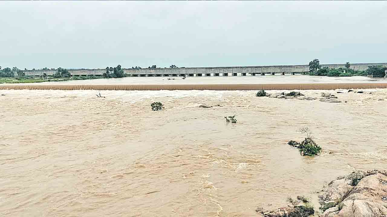 విస్తారంగా వర్షాలు.. రాష్ట్రవ్యాప్తంగా పొంగిపొర్లిన వాగులు, చెరువులు