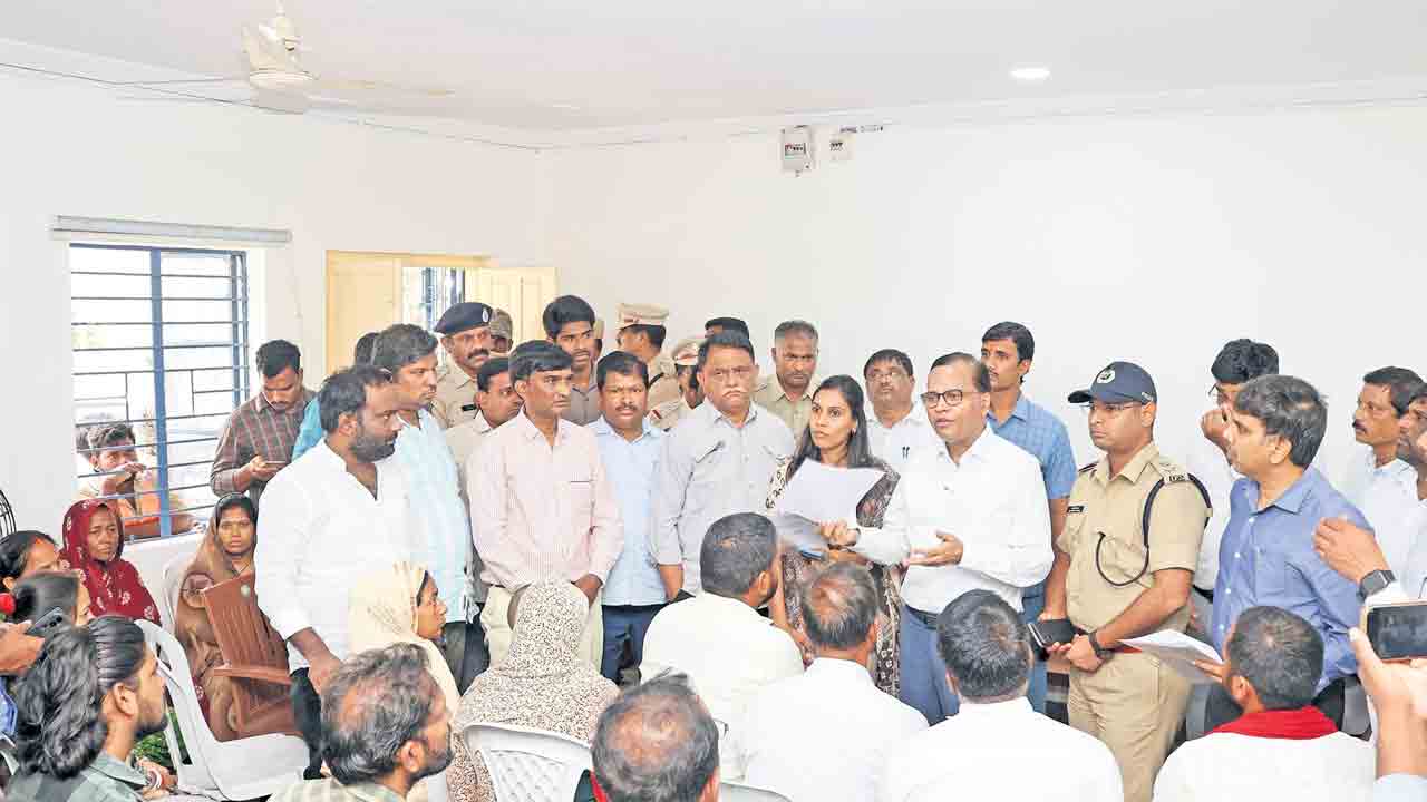 నిరసనలు.. ప్రశ్నల వర్షం