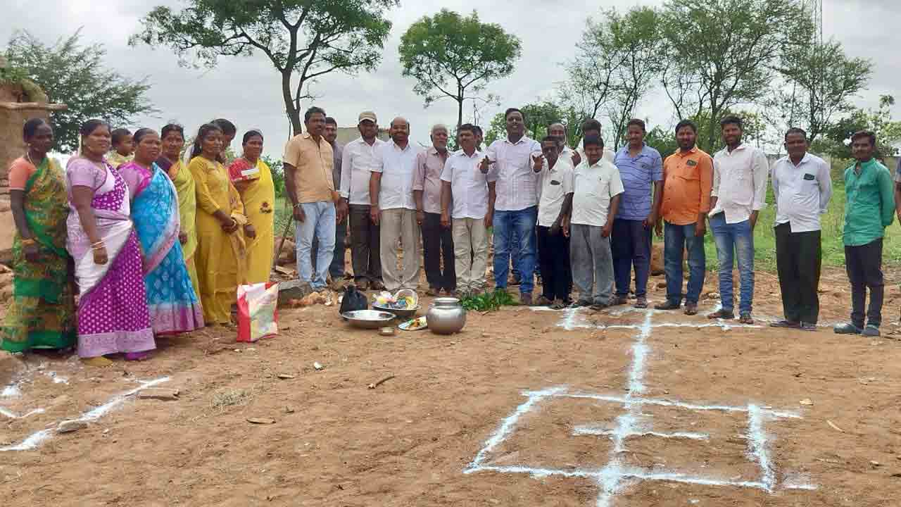 House Constructions | ఇండ్ల నిర్మాణాలను త్వరితగతిన పూర్తి చేయాలి : రైతు బంధు సమితి జిల్లా మాజీ అధ్యక్షుడు రమణారెడ్డి
