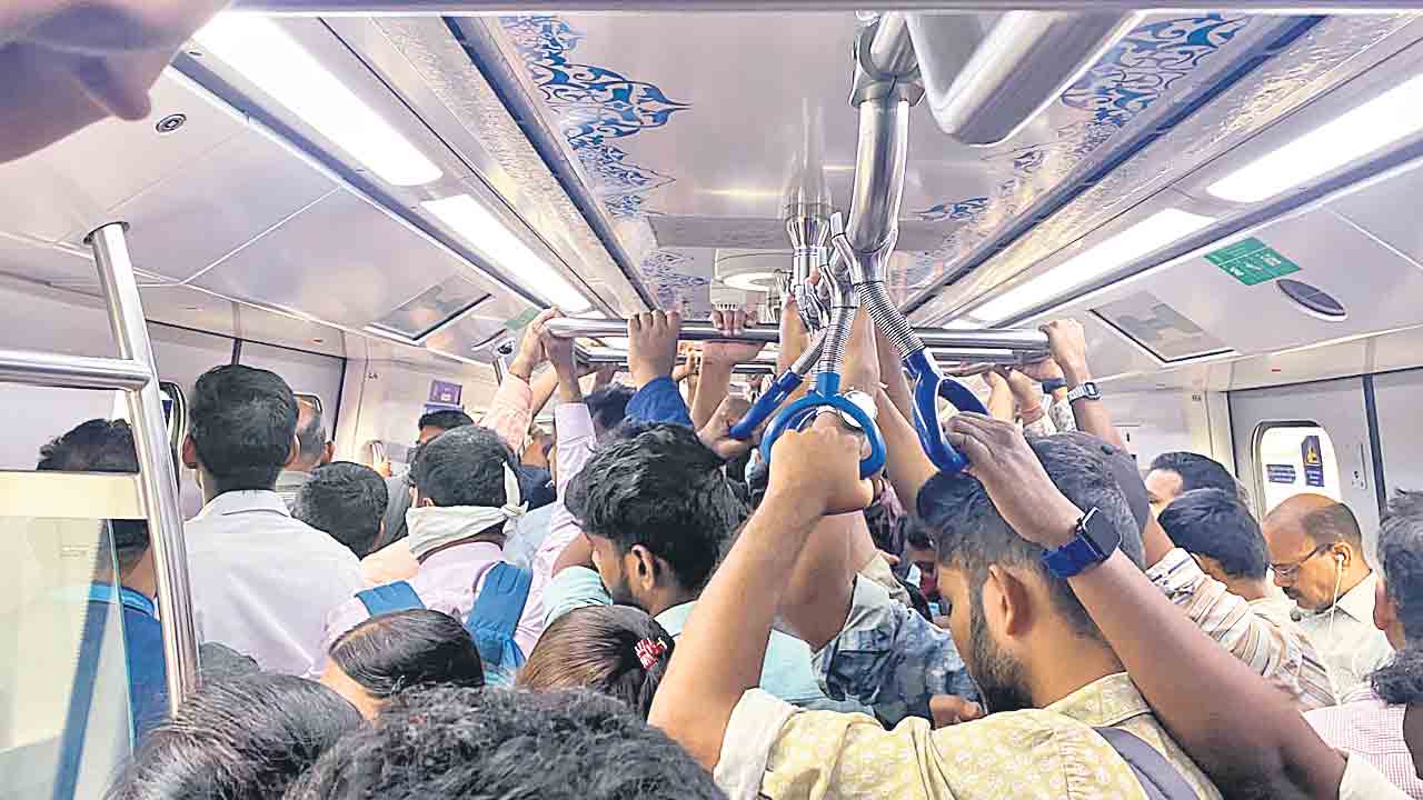 నష్టాల పేరుతో ప్రయాణికులపై టికెట్ల భారం