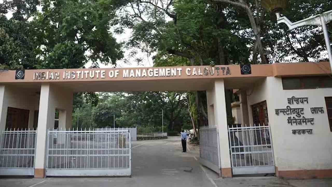 IIM Calcutta | కోల్‌కతాలో మరో దారుణం.. బాయ్స్‌ హాస్టల్‌లో విద్యార్థినిపై అత్యాచారం