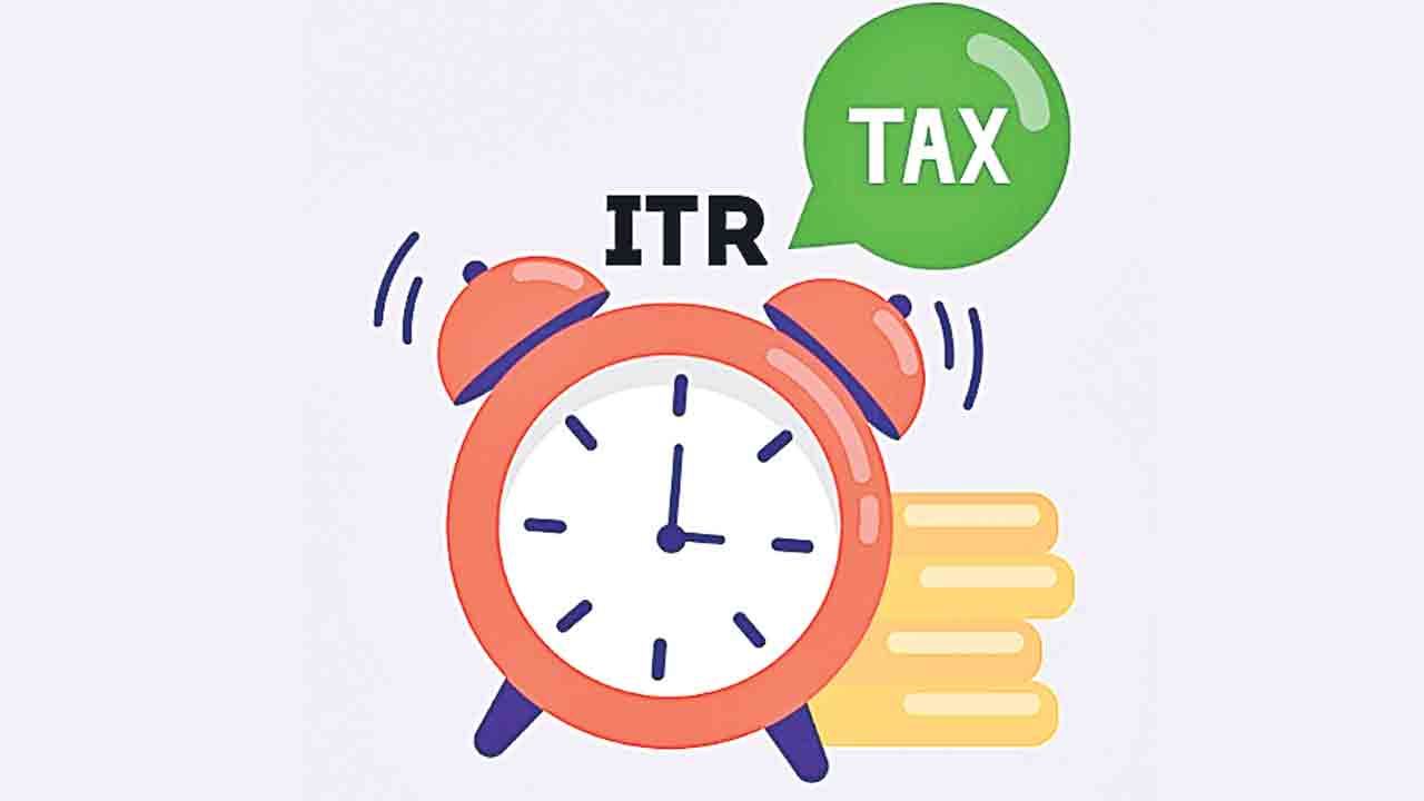 ఐటీ రిటర్న్స్‌ దాఖలు చేస్తున్నారా?.. పాత, కొత్త పన్ను విధానాల్లో ఏది బెటర్‌?