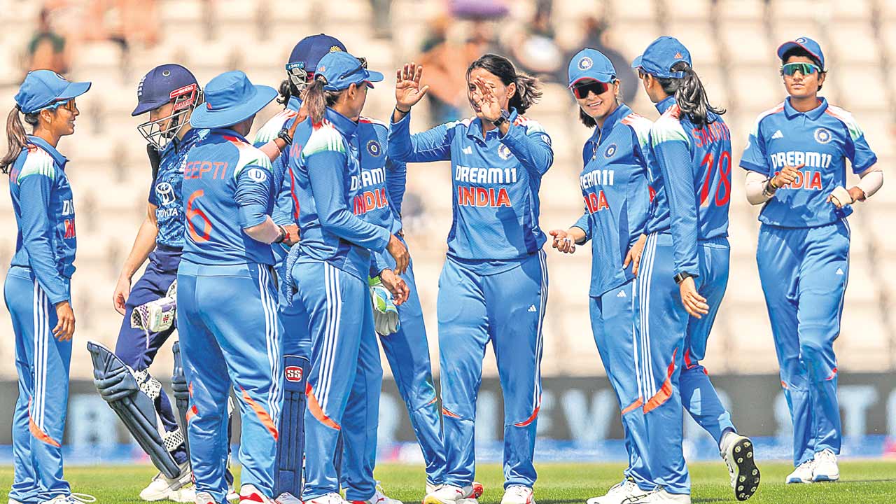 INDW vs ENGW | టాస్ గెలిచిన భార‌త్.. వ‌న్డే సిరీస్ కూడా ప‌ట్టేస్తారా..?