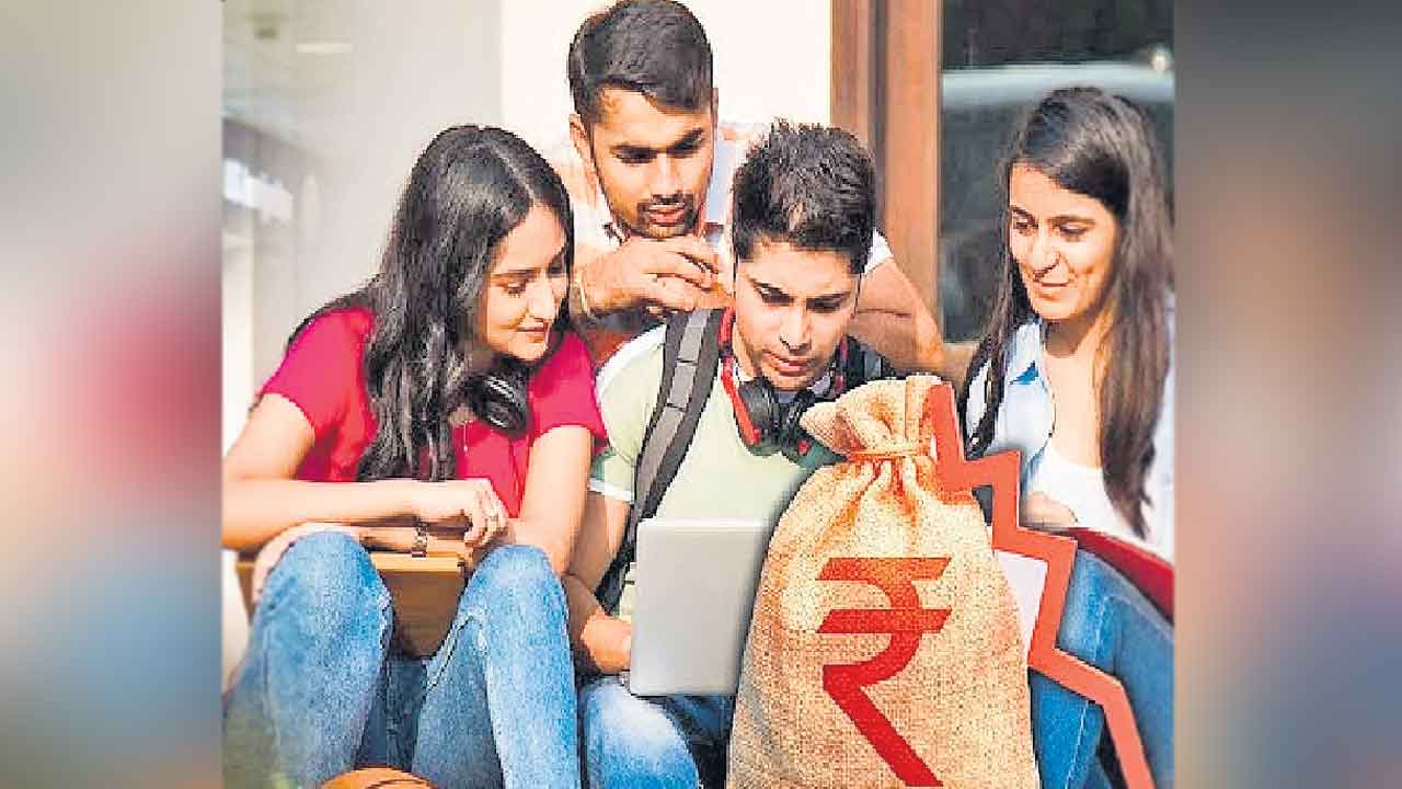 విదేశీ విద్య మోజు తగ్గలే!.. ఇతర దేశాల్లో చదువులపై మన దేశ విద్యార్థుల దృష్టి