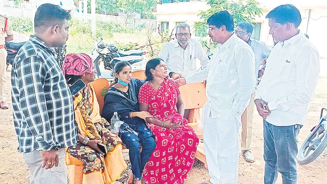 ఇంటర్‌ విద్యార్థి ఆత్మహత్య.. ఆర్మూర్‌ గురుకుల కళాశాలలో ఘటన