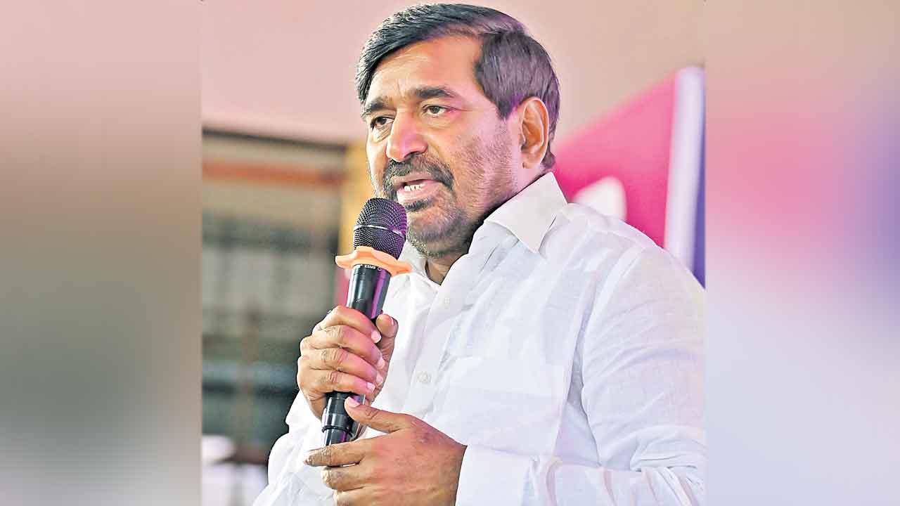 BRS | కాంగ్రెస్‌లో చేరిన 10 మంది ఎమ్మెల్యేలపై అనర్హత వేటు వేయాలి : బీఆర్‌ఎస్‌