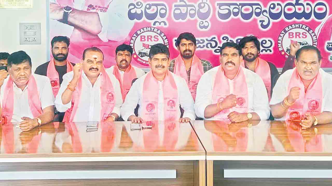 కేసీఆర్‌ను తిట్టుడే రేవంత్‌ పని