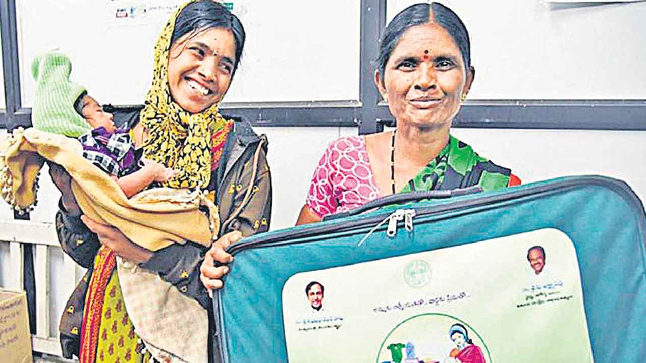 కేసీఆర్‌ కిట్‌కు మంగళం.. రూ.65 కోట్లు కేంద్రానికి వాపస్‌!