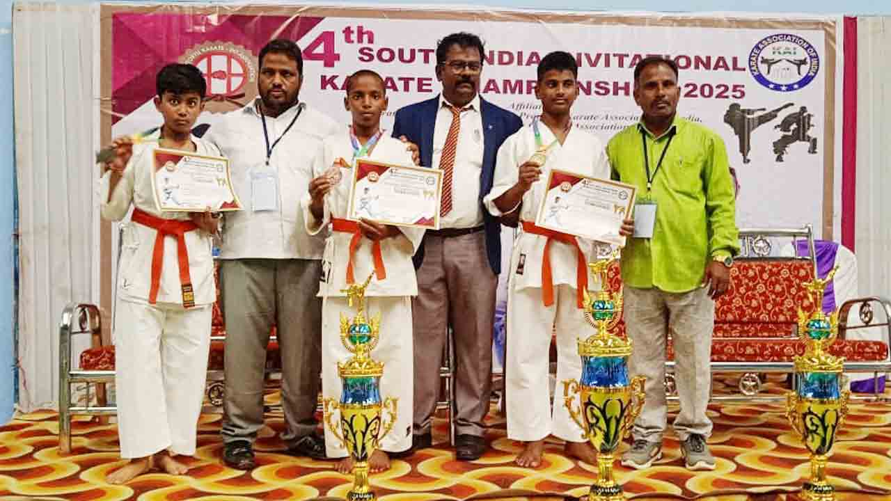 Karate Competitions | సౌత్‌ ఇండియా కరాటే పోటీల్లో బిజినేపల్లి విద్యార్థుల ప్రతిభ