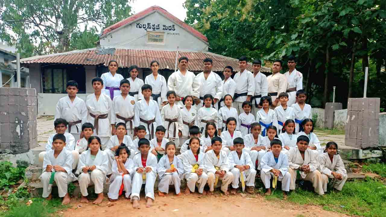 Karate | కరాటేతో శారీరక పటుత్వం, ఆత్మరక్షణ : కరాటే మాస్టార్‌ నగేష్‌