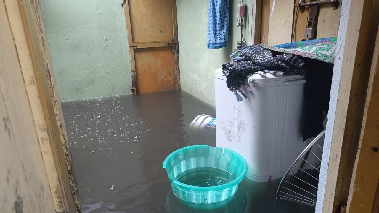 Heavy Rains | కరీంనగర్లో భారీ వర్షం.. లోతట్టు ప్రాంతాల్లోకి చేరిన వరద