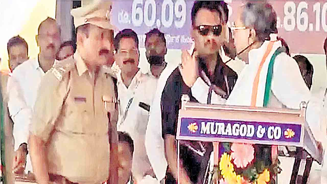 సిద్ధరామయ్య ‘చెంపదెబ్బ’ అవమానం.. పోలీస్‌ వీఆర్‌ఎస్‌!