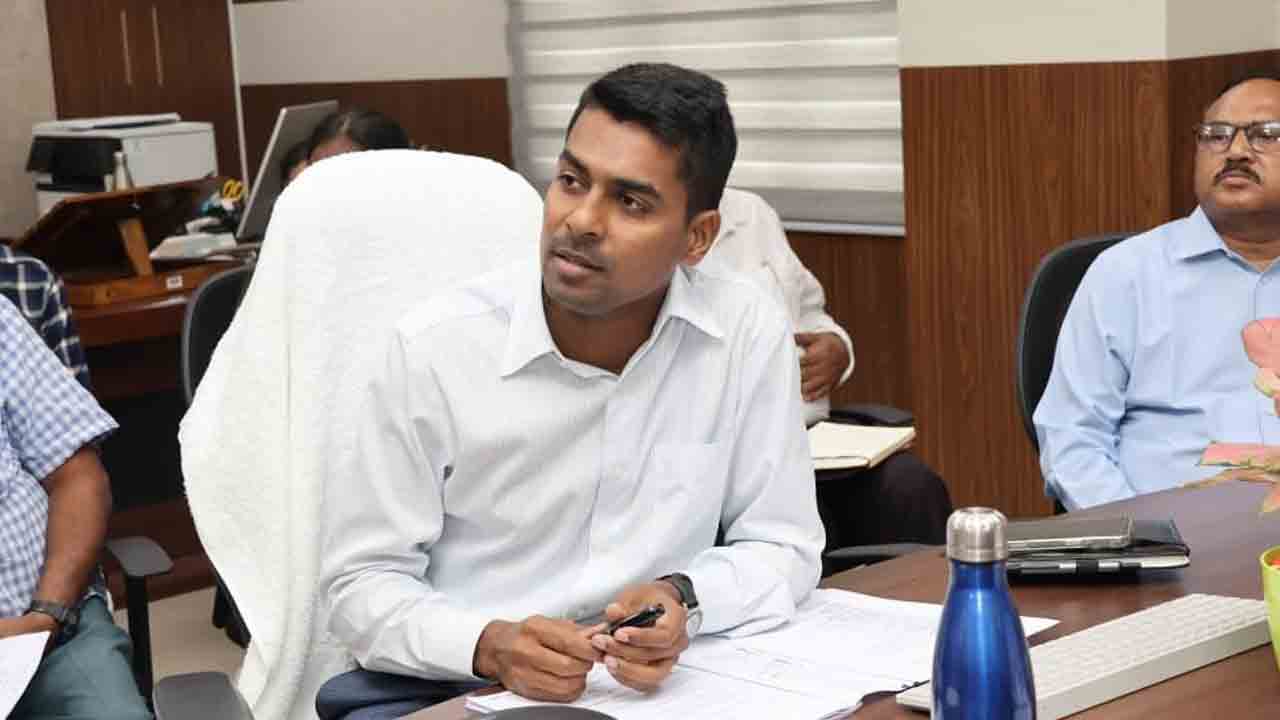 భారీ వర్షాలు, వరదల పట్ల ముందస్తు జాగ్రత్తలు తీసుకోవాలి