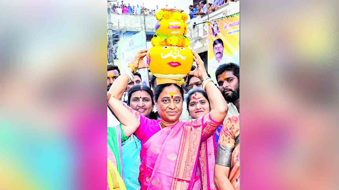 మళ్లీ భద్రకాళికి బోనం!