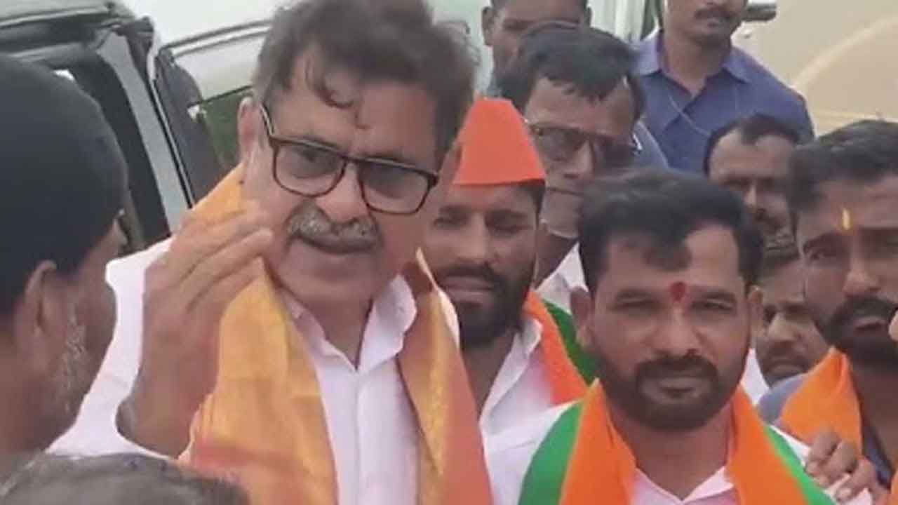 కార్యకర్తలతో పనిలేదట.. బీజేపీ ఎంపీ కొండా విశ్వేశ్వర్‌రెడ్డి వివాదాస్పద వ్యాఖ్యలు