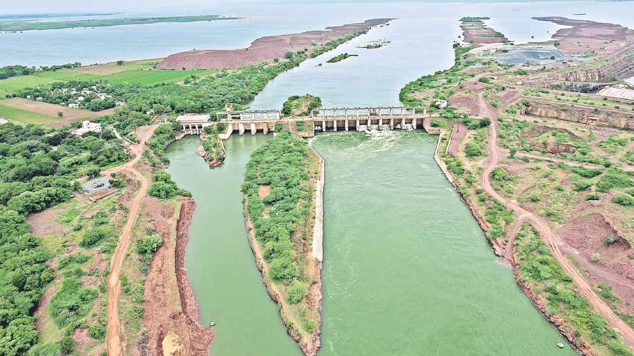 ఏపీ జల దోపిడీ!.. వచ్చినవి వచ్చినట్టు కృష్ణా నీళ్లు దిగువకు మళ్లింపు