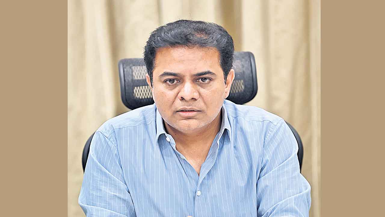 పేదల ఇంటికి పింఛన్‌ బదులు బుల్డోజర్‌!