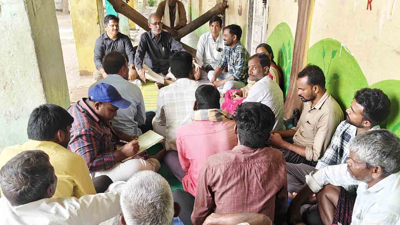 ఆర్థిక అక్షరాస్యత పై అవగాహన కలిగి ఉండాలి : ఎంపీడీవో